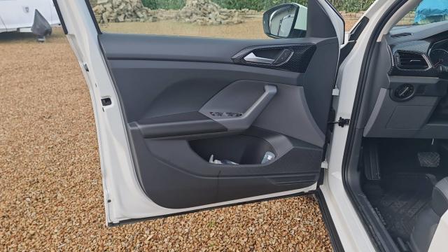 Volkswagen T-Cross image 9