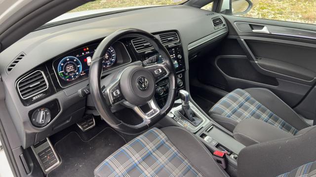 Volkswagen Golf image 7