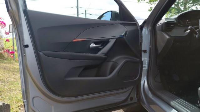 Peugeot 2008 image 2