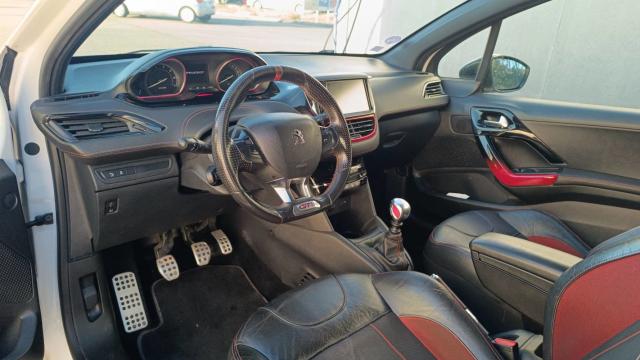 Peugeot 208 image 6