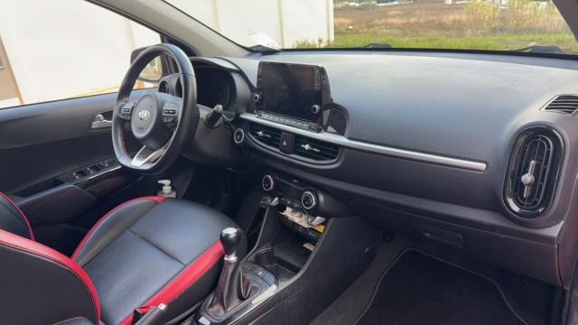 Kia Picanto image 8