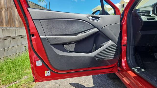 Renault Clio image 2