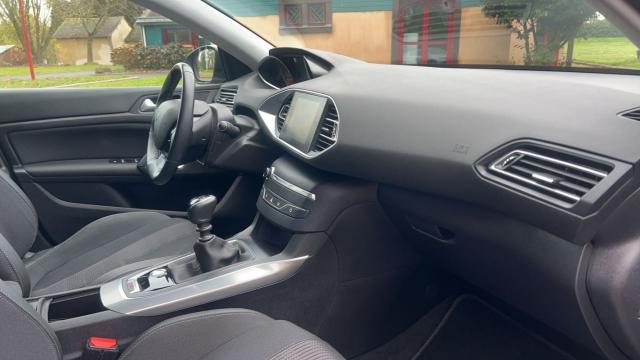 Peugeot 308 image 6