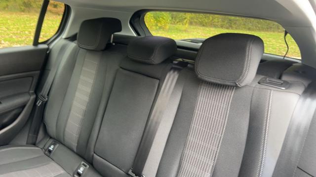 Peugeot 308 image 2