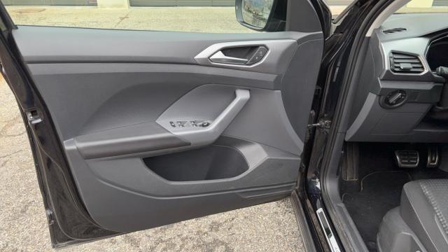 Volkswagen T-Cross image 9