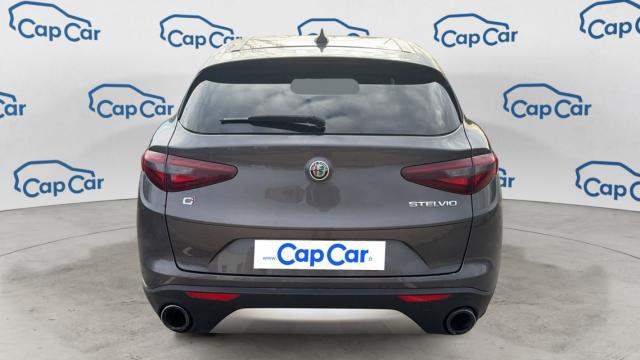 Alfa Romeo Stelvio image 4