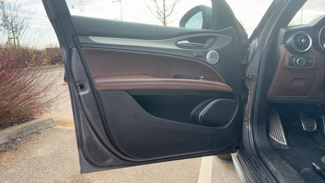 Alfa Romeo Stelvio image 3