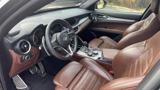 Alfa Romeo Stelvio image 7