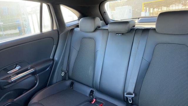 Mercedes Benz Gla image 9