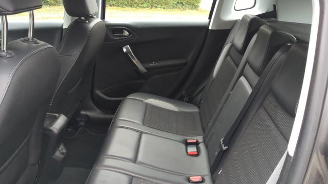 Peugeot 2008 image 7