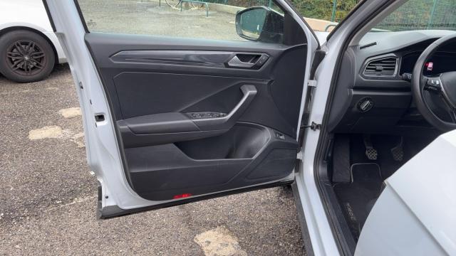 Volkswagen T-Roc image 5