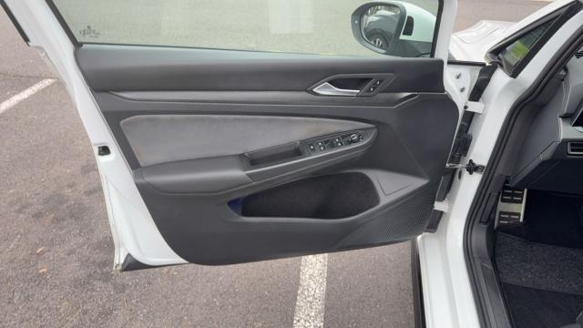 Volkswagen Golf image 8