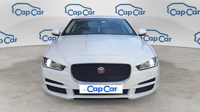Jaguar Xe image 3
