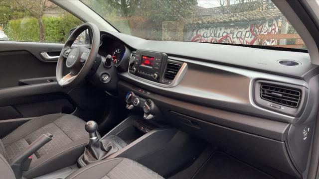 Kia Rio image 6