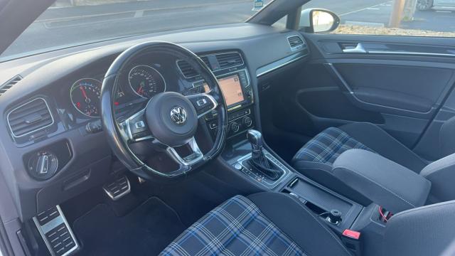 Volkswagen Golf image 9