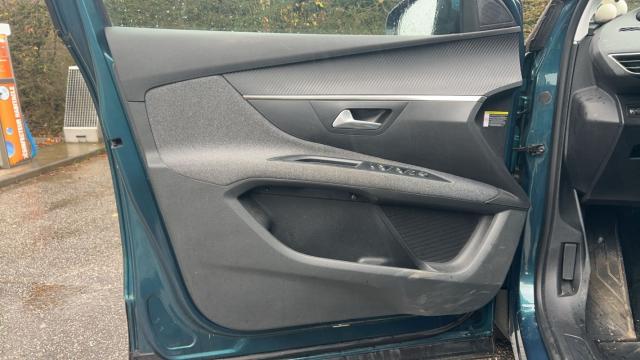 Peugeot 5008 image 9