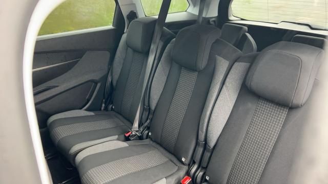 Peugeot 5008 image 4