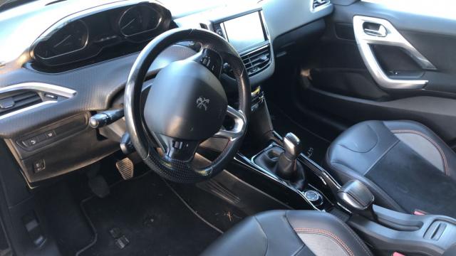 Peugeot 2008 image 6