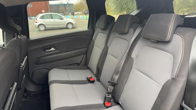 Dacia Jogger image 1