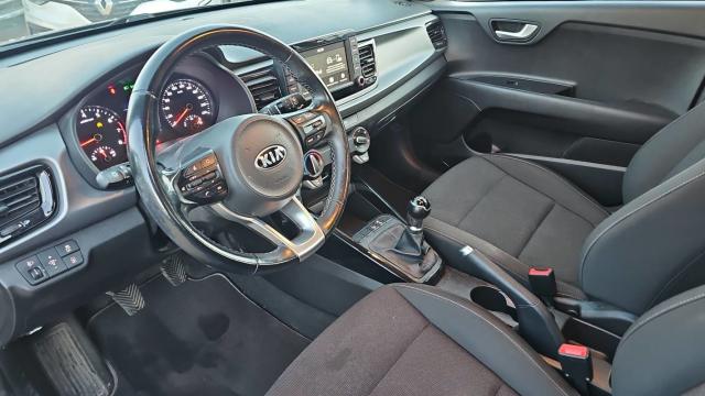 Kia Rio image 8