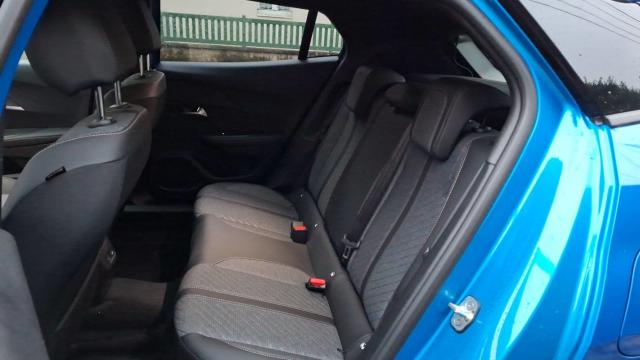 Peugeot 2008 image 8