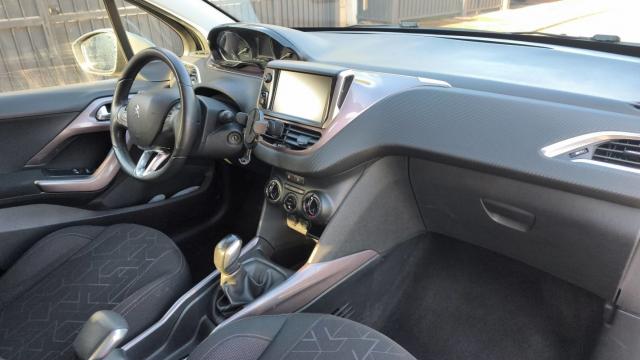 Peugeot 2008 image 3