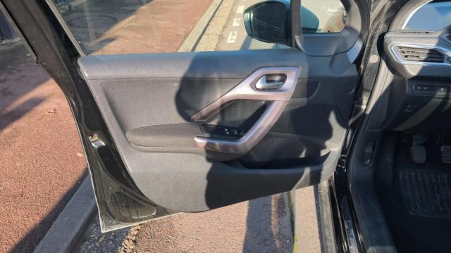 Peugeot 2008 image 2