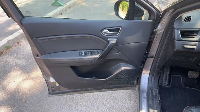 Renault Captur image 1