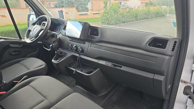 Renault Master image 1