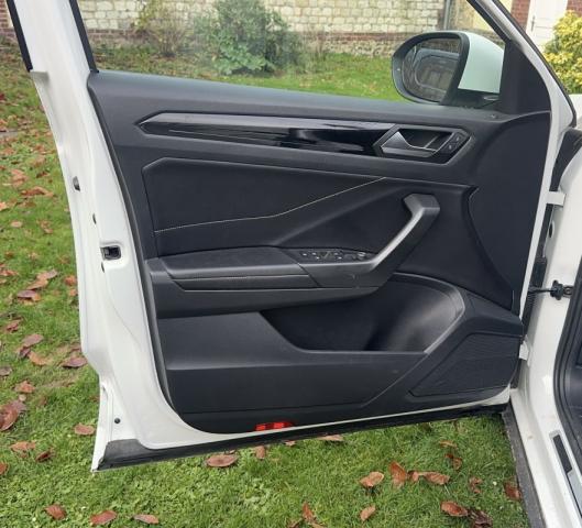 Volkswagen T-Roc image 8