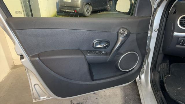 Renault Clio image 9