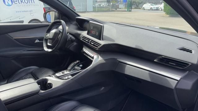 Peugeot 3008 image 2