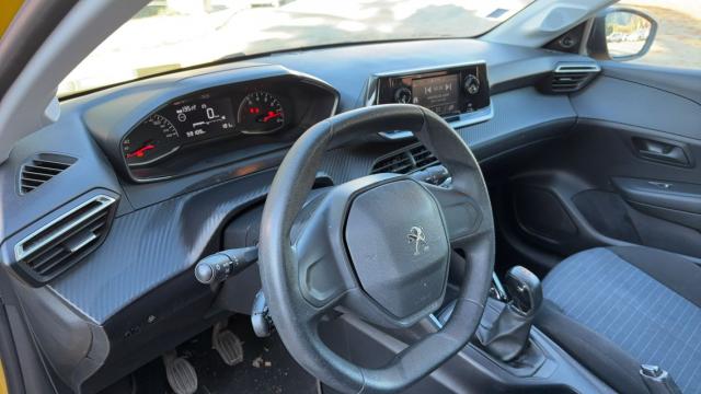 Peugeot 208 image 7