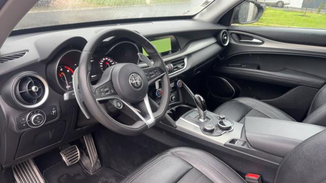 Alfa Romeo Stelvio image 1