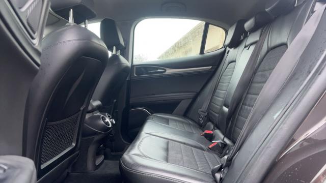 Alfa Romeo Stelvio image 3