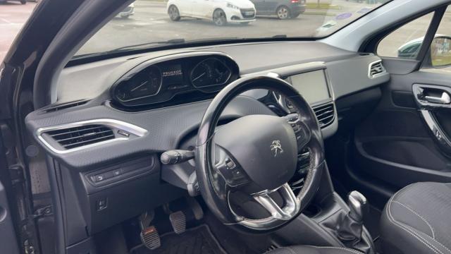 Peugeot 208 image 3