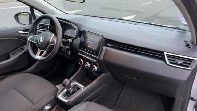 Renault Clio image 2