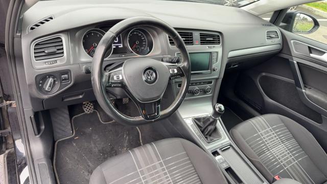 Volkswagen Golf image 9
