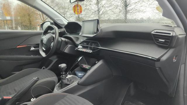 Peugeot 208 image 9