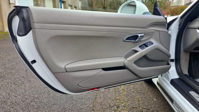 Porsche Boxster image 6