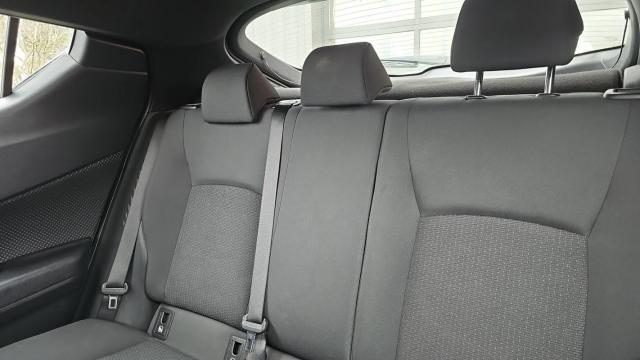 Toyota C-Hr image 9