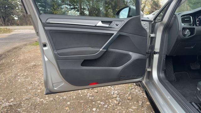 Volkswagen Golf image 5