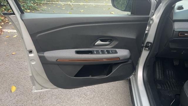 Dacia Sandero image 2