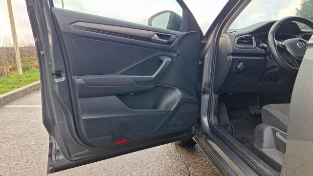 Volkswagen T-Roc image 8