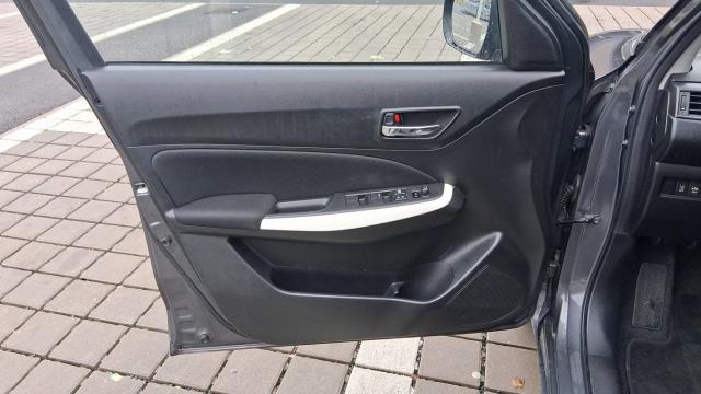 Suzuki Swift image 5