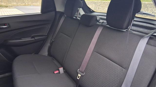 Suzuki Swift image 7