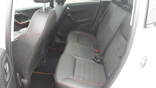 Peugeot 208 image 7