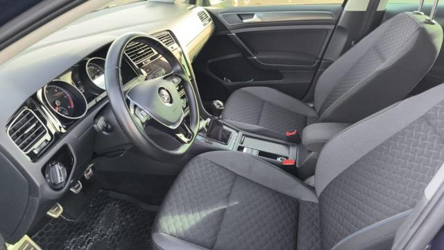 Volkswagen Golf image 6