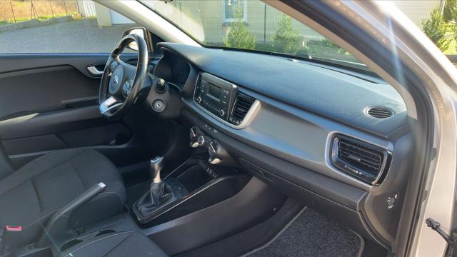 Kia Rio image 3