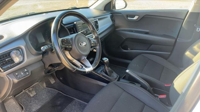 Kia Rio image 8
